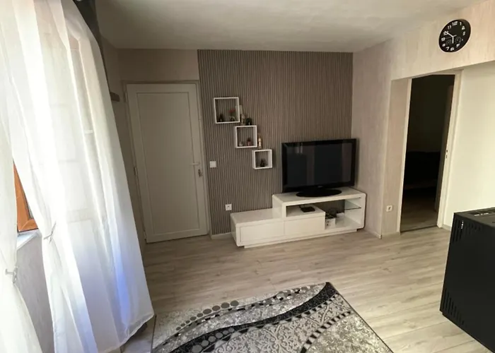 F2 Au Coeur De アパート *